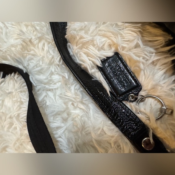 COACH POPPY Black Shoulder Bag w/ Crossbody Strap & Front Pockets - Picture 3 of 7